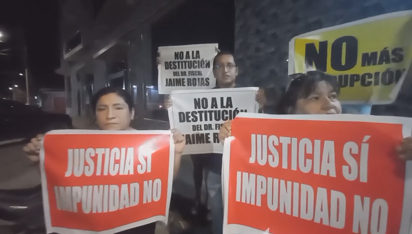 Protesta a favor del fiscal Jaime Rojas